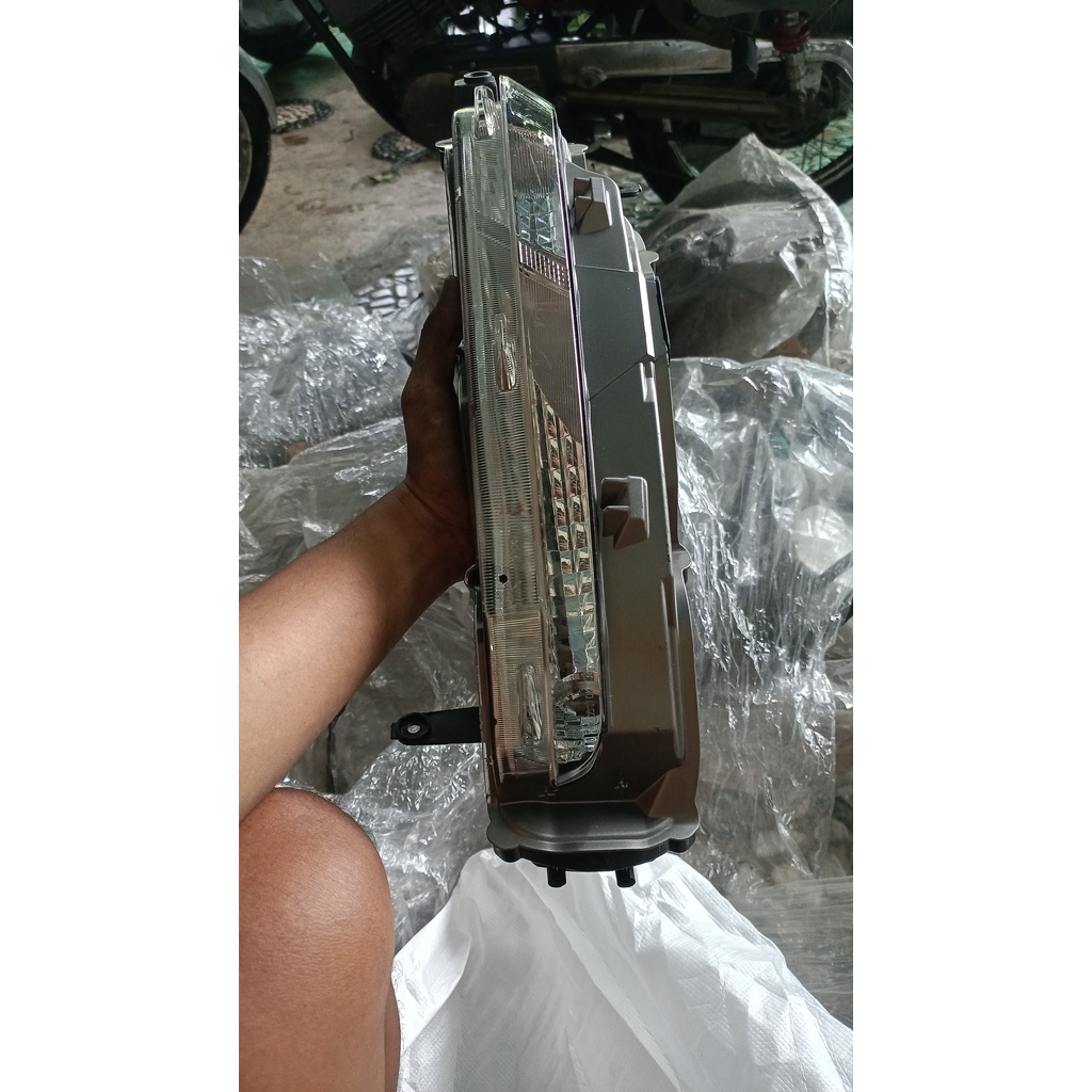 Lampu sein bemper depan Toyota Fortuner 2021 original