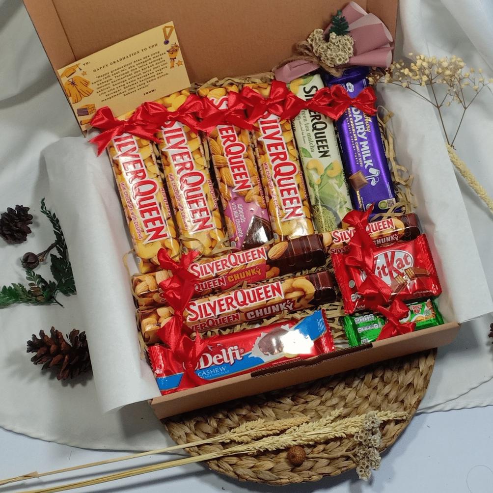 

Kado Valentie | Wisuda | Ulang Tahun | Hampers Coklat | Kado Coklat Valentine Promo Best Seller!
