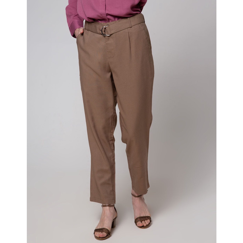 Geela Belt Straight Celana Panjang Wanita 117940418