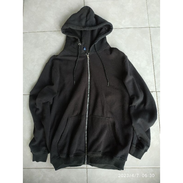 (KIOSKATAID)ZIP HOODIE H & M DIVIDED ORIGINAL WARNA HITAM PEKAT TERAWAT SIZE M FIT L