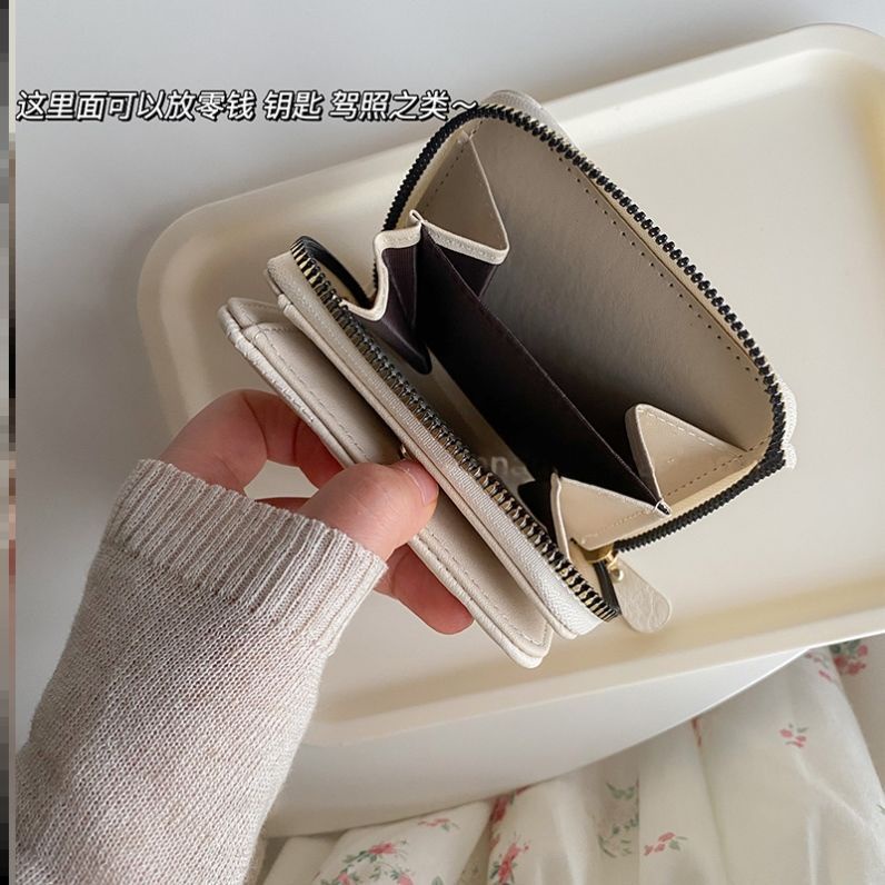 Sera Wallet 2022 New Simple Retro Wallet Small Wallet Female Students High-value Portable Buckle Short Wallet