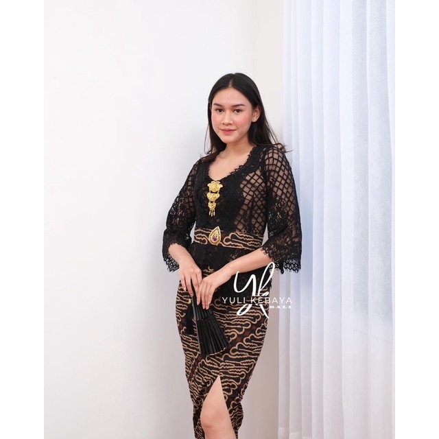 Kebaya Tepi Lengan Lonceng | Set Kebaya Bali italy Norvina