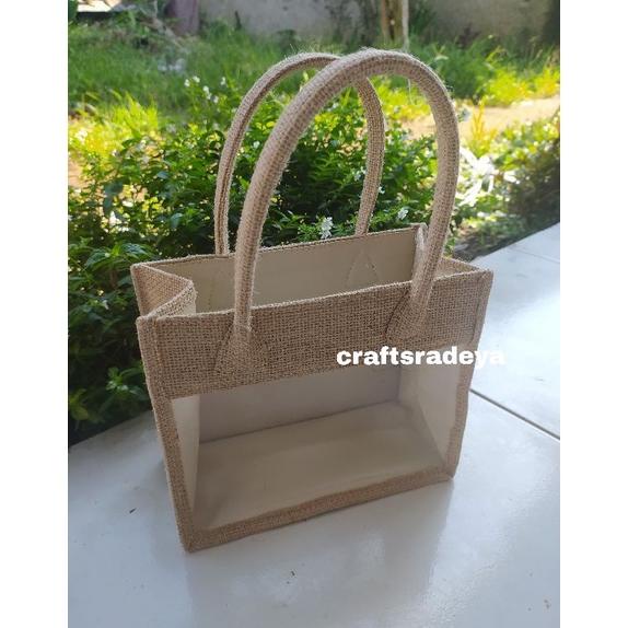 

Belanja Tas Mika Goni Hampers Parcel / Tas Mika Goodiebag Gift Terlaris