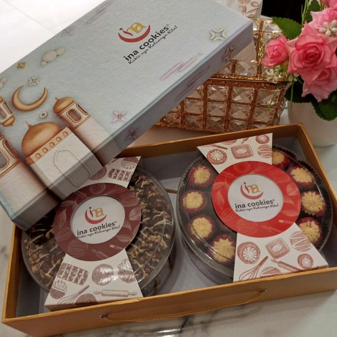 

Hampers / Parsel Ina cookies isi 2 Reguler