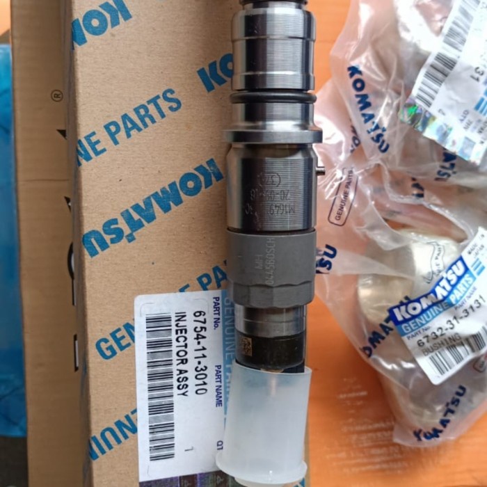 TSCC INJECTORE ASSY PN 6754-11-3010 INJECTORE PN 6754-11-3011 EXCAVATOR