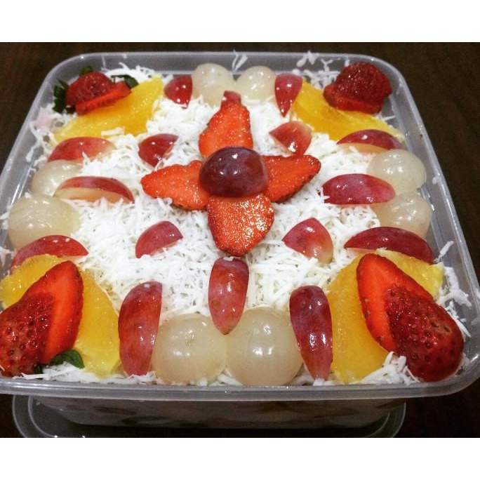 

Promo salad buah yogurt size medium