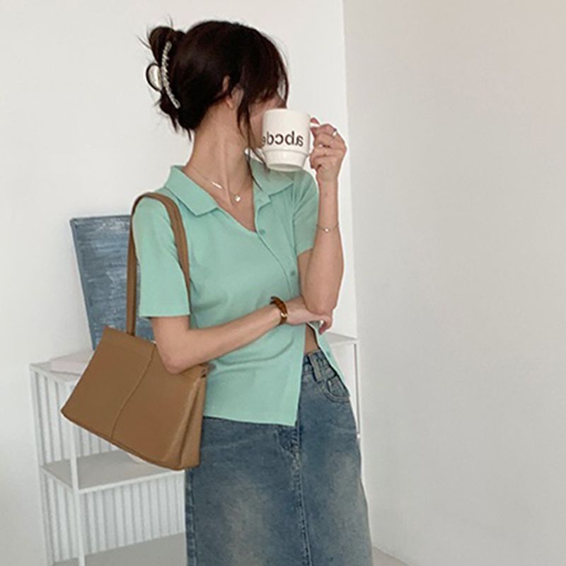 Red Musim Panas Baru Kancing Miring Lengan Pendek T-shirt Wanita Celah POLO Kerah Gadis Panas Keinginan Murni untuk Memakai Slim pinggang Pinggang Top