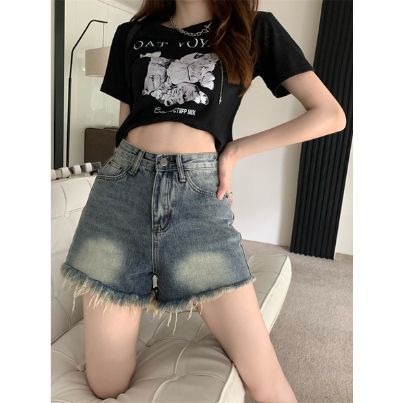 Red Raw Edge Jeans Wanita Musim Semi 2023 Baru Gaya Amerika Retro Gadis Panas Longgar Lurus Celana Pendek Hot Pants Celana