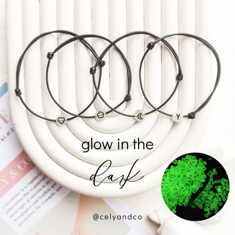 Gelang Initial Persahabatan Glow in the Dark