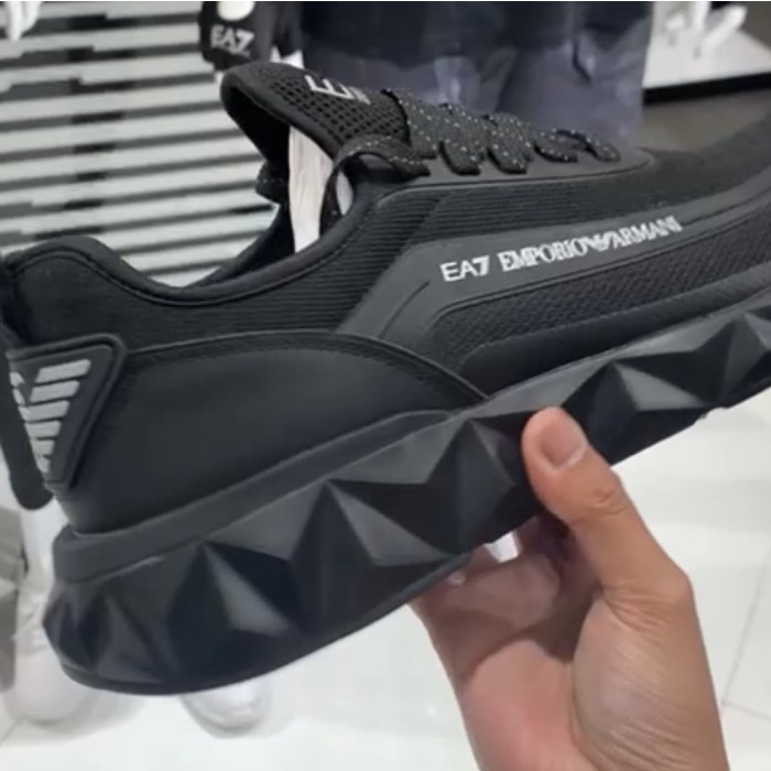 Terlaris Sepatu Sneakera Pria Ea7 Emporio Armani Full Black Original With Tag