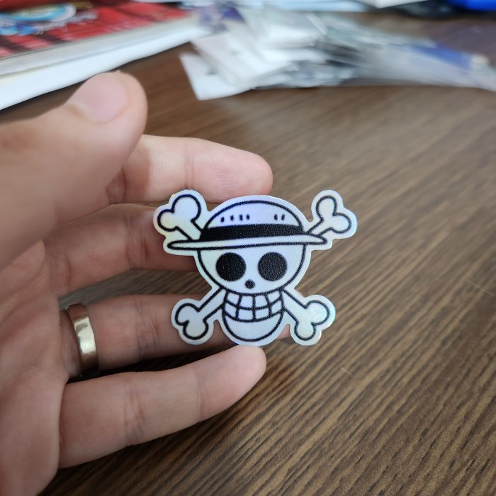 

Sticker Hologram Anime - PSH1669 - One Piece - Logo Pirate