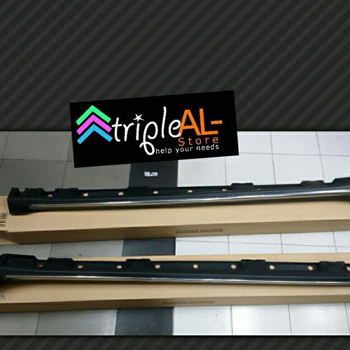 Side Skirt List Body Samping Innova Venturer Original