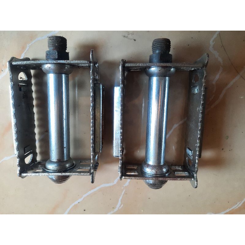 PEDAL SEPEDA BESI