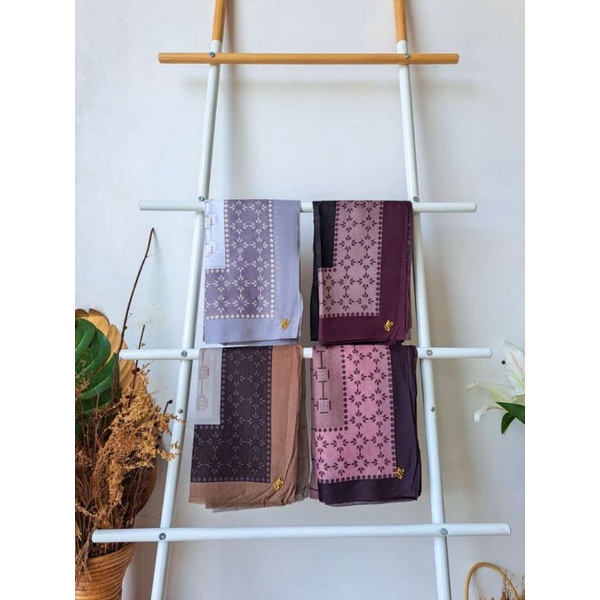 PARIS OLIVE MOTIF ICON BY UMAMA