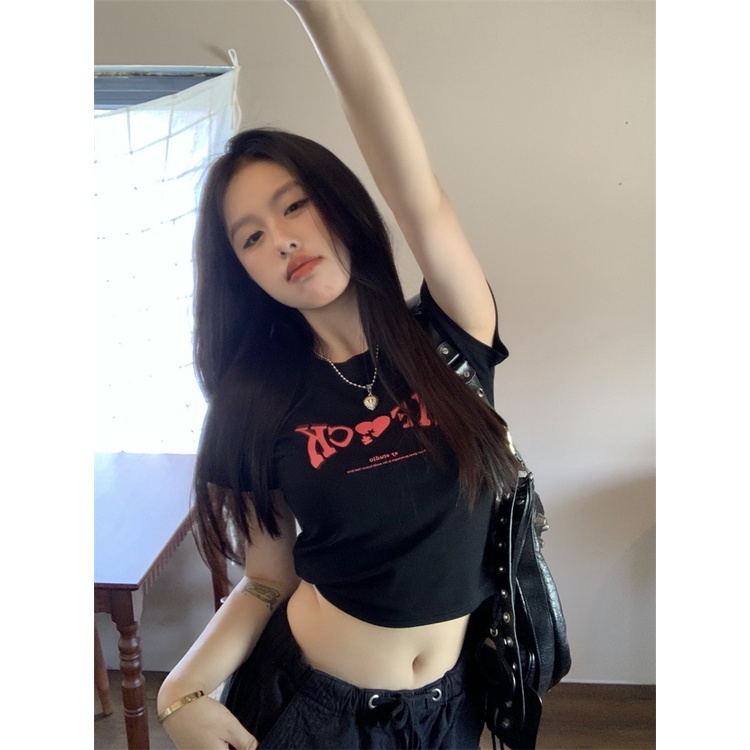 ۩#COD Suhao black hot girl style T-shirt lengan pendek wanita musim panas rasa desain niche slim short American retro front shoulder small top