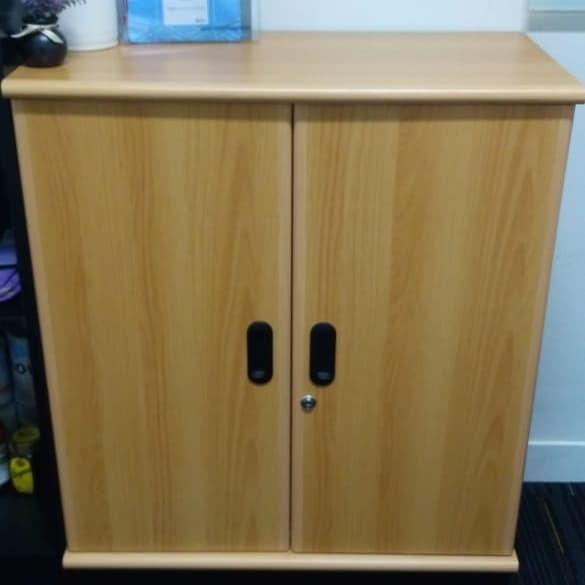 

Terlaris Lemari Arsip Kantor Kayu Pendek Rumah Filling Murah Uno Ust 1333A