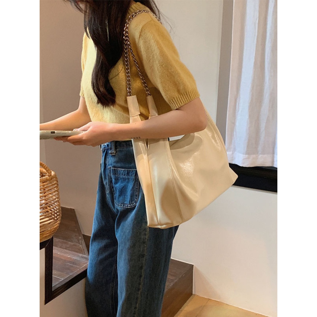 Red Tas jinjing rantai Korea tas berkapasitas besar 2023 mode baru tas kulit lembut komuter tas wanita tas bahu ketiak