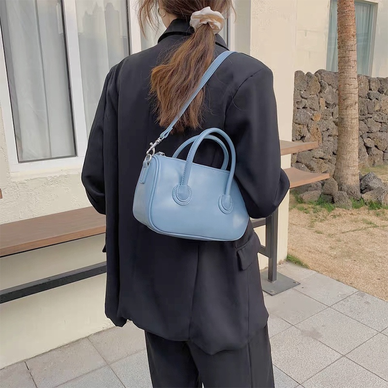Red 2021 Awal Musim Semi Korea Niche Desain Diagonal Tas Kecil Tas Tangan Dalam Tas Wanita Satu Bahu High-End Tas Ketiak