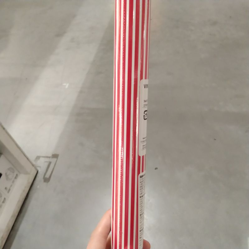 

Kertas Kado Merah Garis Putih 3X0.7M Kertas Bungkus Kado Hadiah