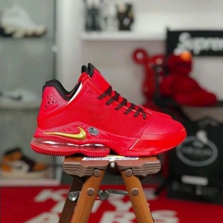 Nike LeBron 19 Low &quot;Light Crimson&quot;