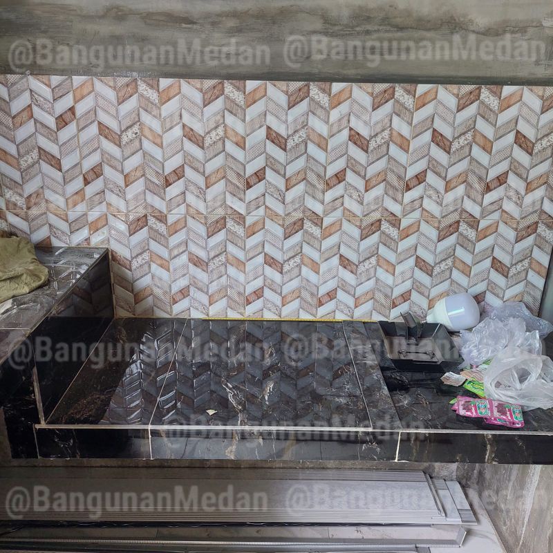 MULIA CERAMICS KERAMIK LANTAI DINDING DAPUR KAMAR MANDI GLOSSY KILAT TIMBUL 25X40 KW 1 CLAIRE DECO B