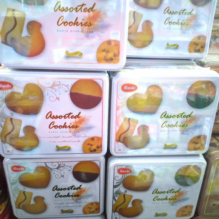 

monde assorted cookies 320gr kaleng