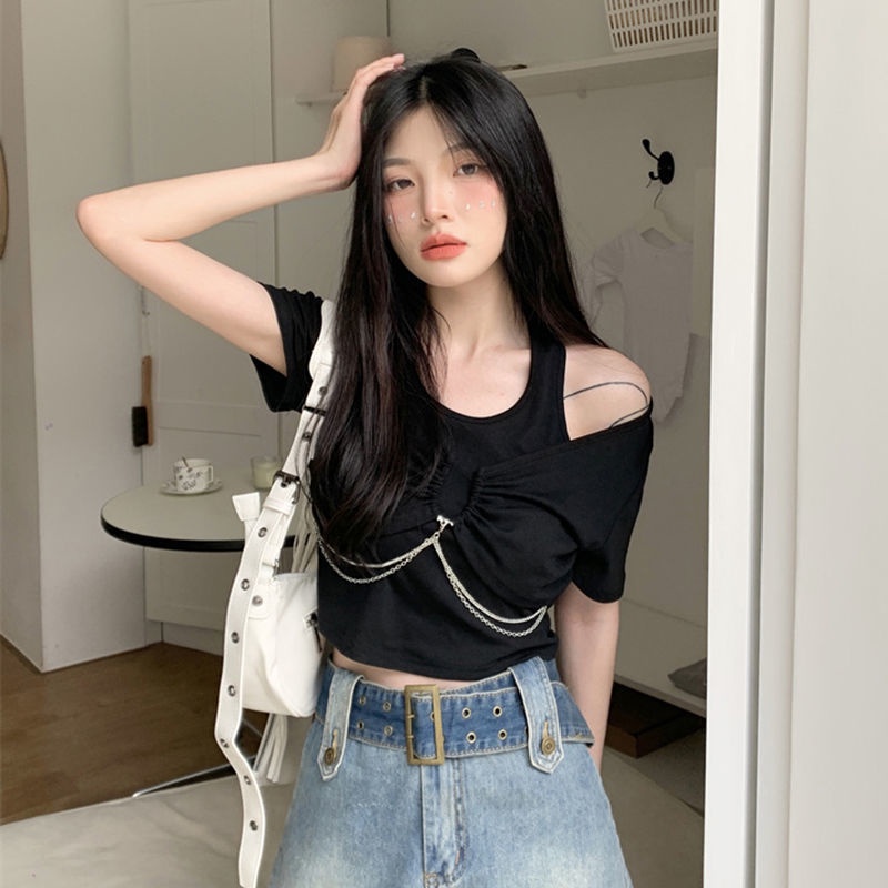 Red Palsu Dua Potong Menggantung Leher Lengan Pendek T-shirt Wanita In Tide Musim Panas 2022 Desain Baru Rasa Niche Pendek murni Keinginan Top