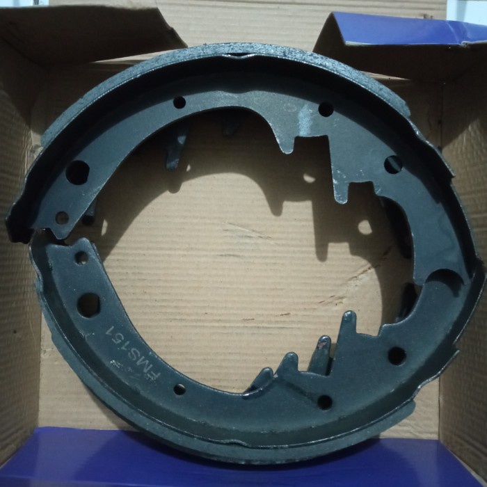 Kampas Rem Brake Shoes Belakang Jeep CJ7 (Moville)