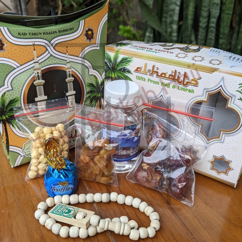 

12.12 Promo >> Paket Oleh oleh Haji dan Umroh + tasbih + Coklat Arab Air Zamzam Original Barcode