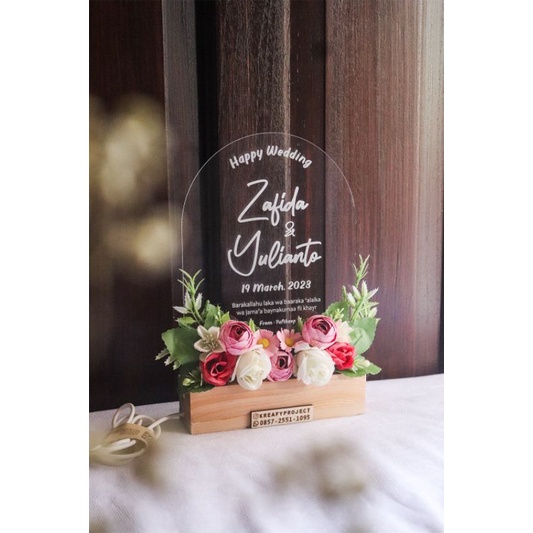 Kado Nikah & Wisuda Lampu Akrilik
