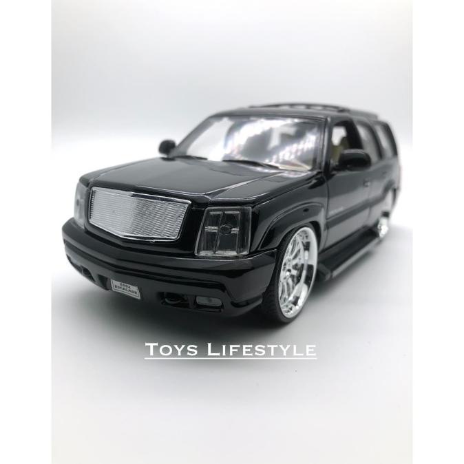 Welly Diecast - Cadillac Escalade 2002 Hot Rider Skala 1:24