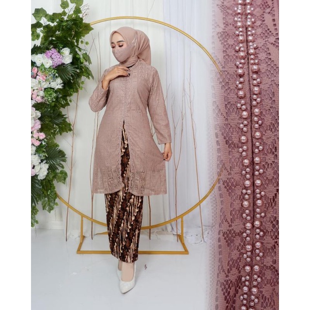 Tunik Brokat Malika Non Gliter / Tunik Payet / Kebaya Modern / Kebaya tile / Kebaya Favorite / Batik Couple / Tunik / Tunik Brokat / Kebaya Wisuda / Kebaya Lamaran / Kebaya Kondangan / Kebaya Pesta / Kebaya Brokat