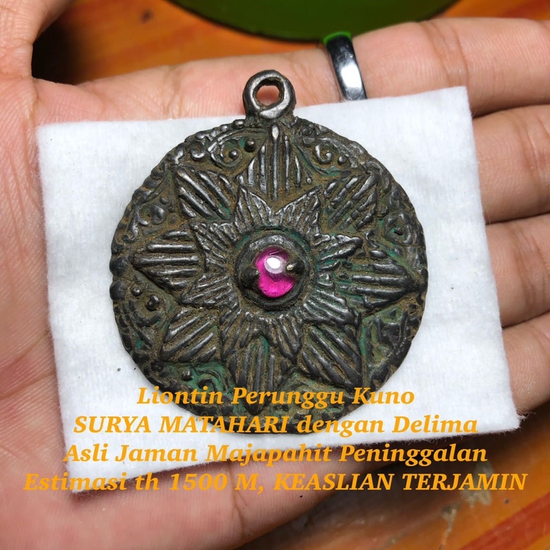 Liontin Perunggu Kuno Surya Matahari Peninggalan Majapahit Asli