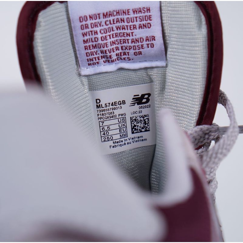 Sepatu New Balance 574 Burgundy