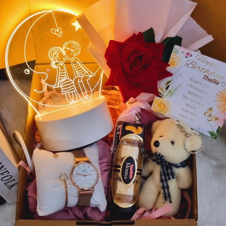 

7.7 Brands Festival Kado Cewek / Hadiah Cewek / Hampers Ulang Tahun