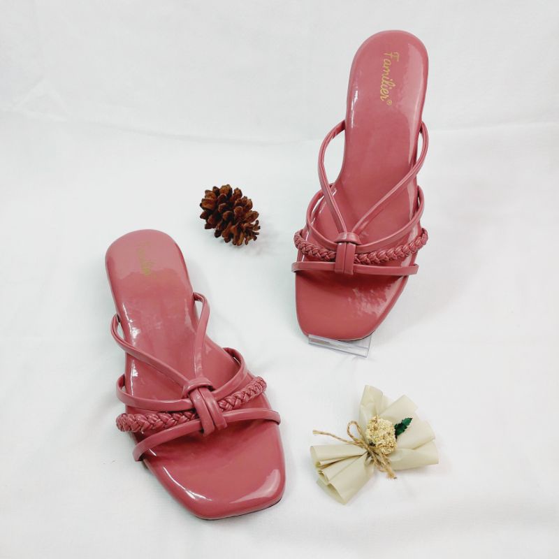 Sandal Wanita Variasi Kepang Bahan Kulit Glossy (Jenny 02)