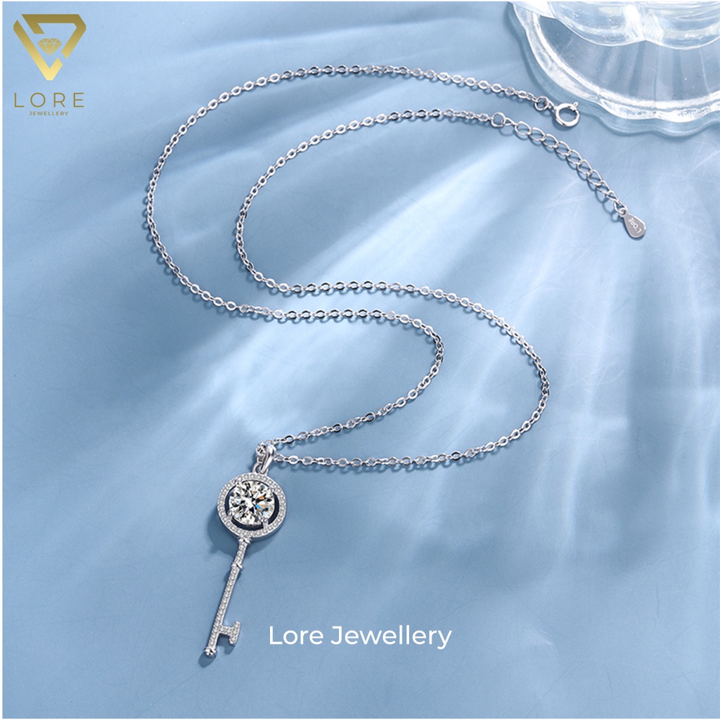 Lore Jewellery - Kalung Moissanite Lapis Emas 18K - Pandora Key Moissanite Necklace 0.5CT, 1.0CT, 2.0CT