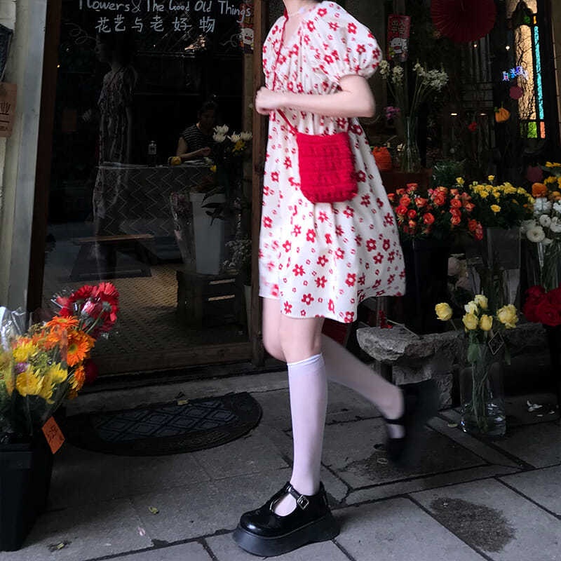 Red Panjang dan pendek lembut dan manis kemeja lengan engah bunga wanita 2022 musim panas baru atas desain ceruk Prancis