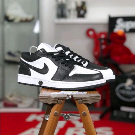 Nike Air Jordan 1 Low SE &quot;Homage Split&quot; White Black