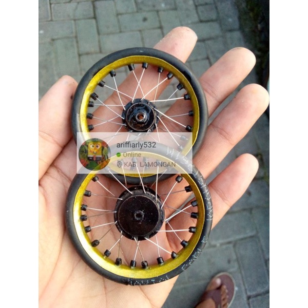 miniatur velg dan ban motor