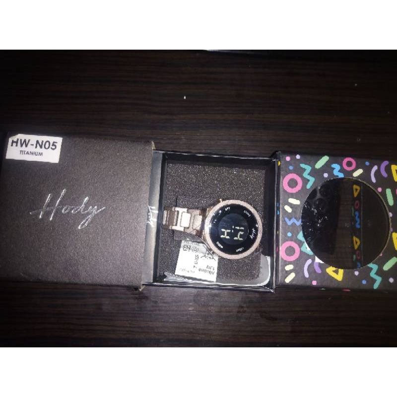 Jam Hody HWN 05