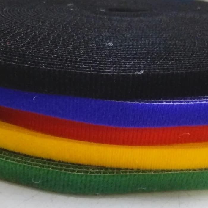 

1 Roll Perekat Kabel / Perapih Kabel Warna Lebar 1 CM