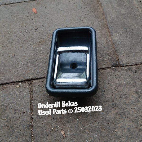 Handle Dalam Mazda 323 Trendy