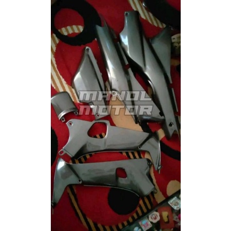 Body set kepangan Supra x lama dek body+sayap dalam Supra x lama abu abu