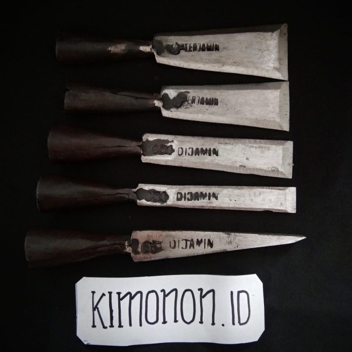 

Bestseller Set Pahat Tatah Kayu 1-5Cm Merk Dijamin Asli Bahan Baja Per Hq