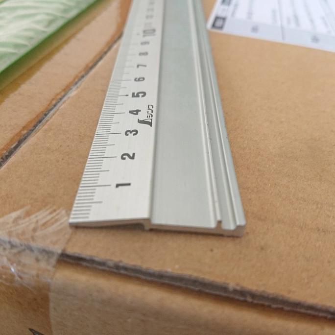 

Shinwa 65528 Penggaris Aluminum 45cm Aluminum Cutting straight edge