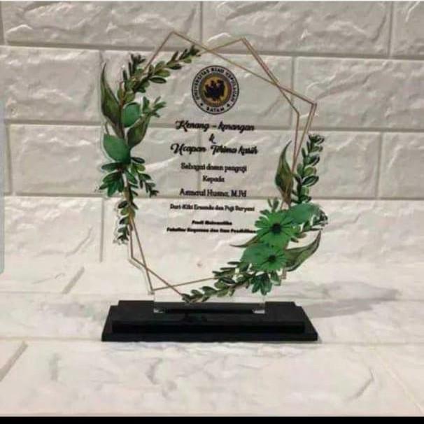 Plakat Akrilik Custom 20*10 + Box Bludru