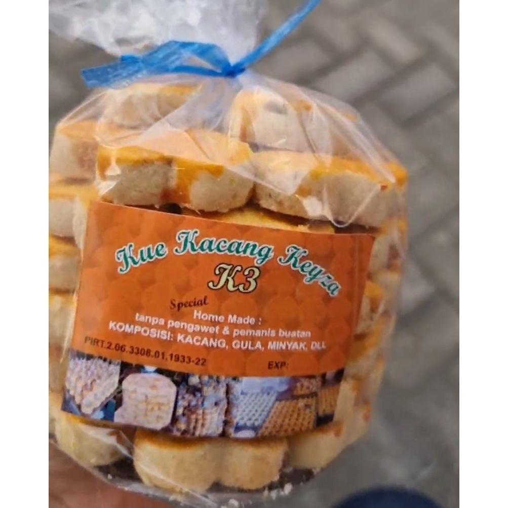 

Trending Kue Kacang Keyza 510Gram Makanan Lebaran Kering Kucang Idul Fitri 500 Gram Snack Lebaran 500Gr