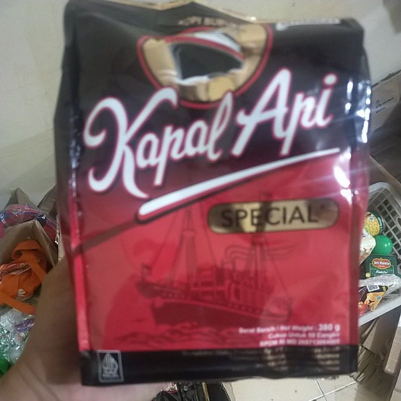 

kopi kapal api bubuk spesial merah 380g