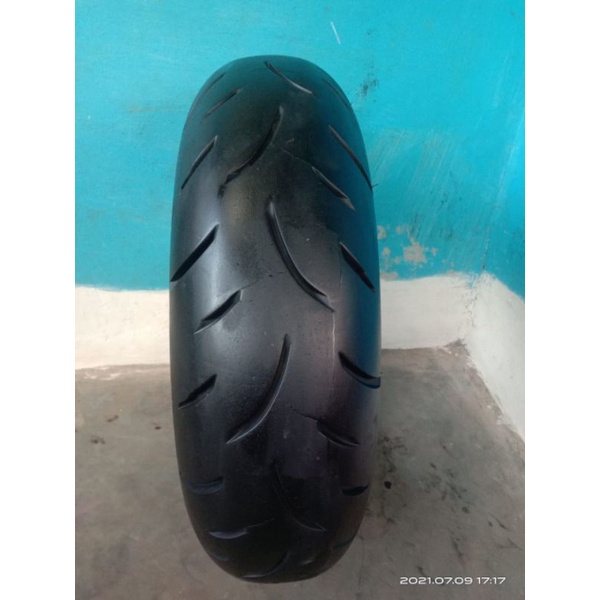 ban tubles merek Maxis ukuran 140/70 R13 cocok untuk ban blakang motor Yamaha nmax
